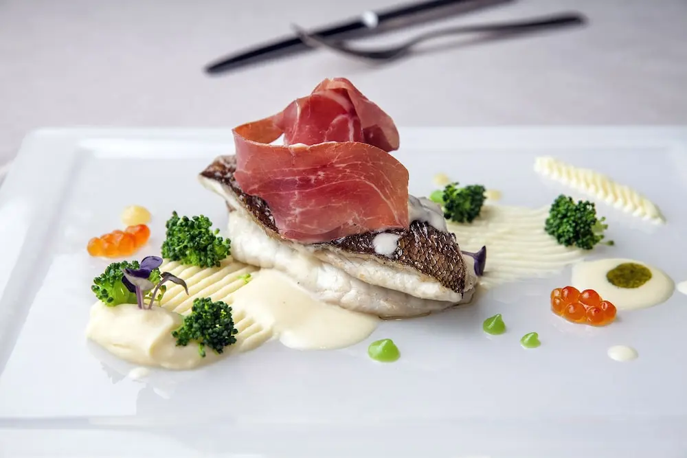 Evening atmosphere and grounds of Hyatt Regency Thessaloniki