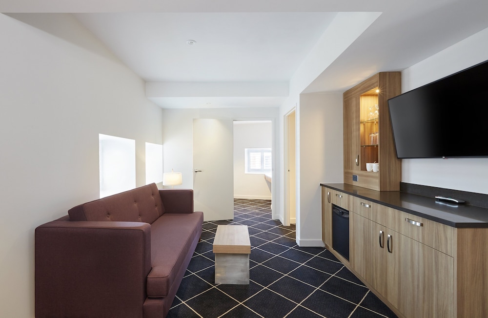 Furama Darling Harbour