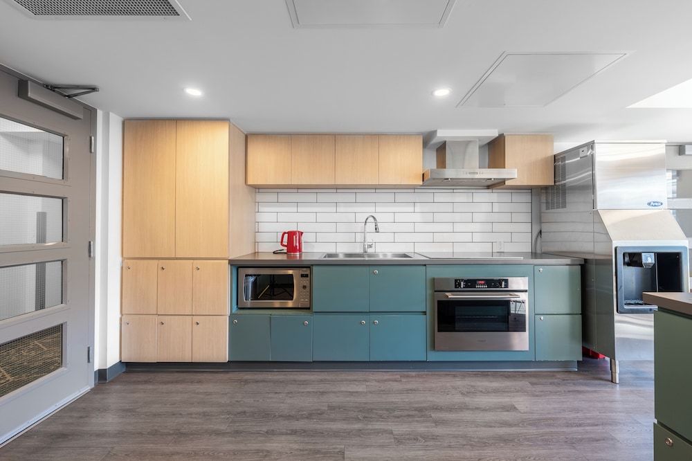 YWCA Hotel Vancouver