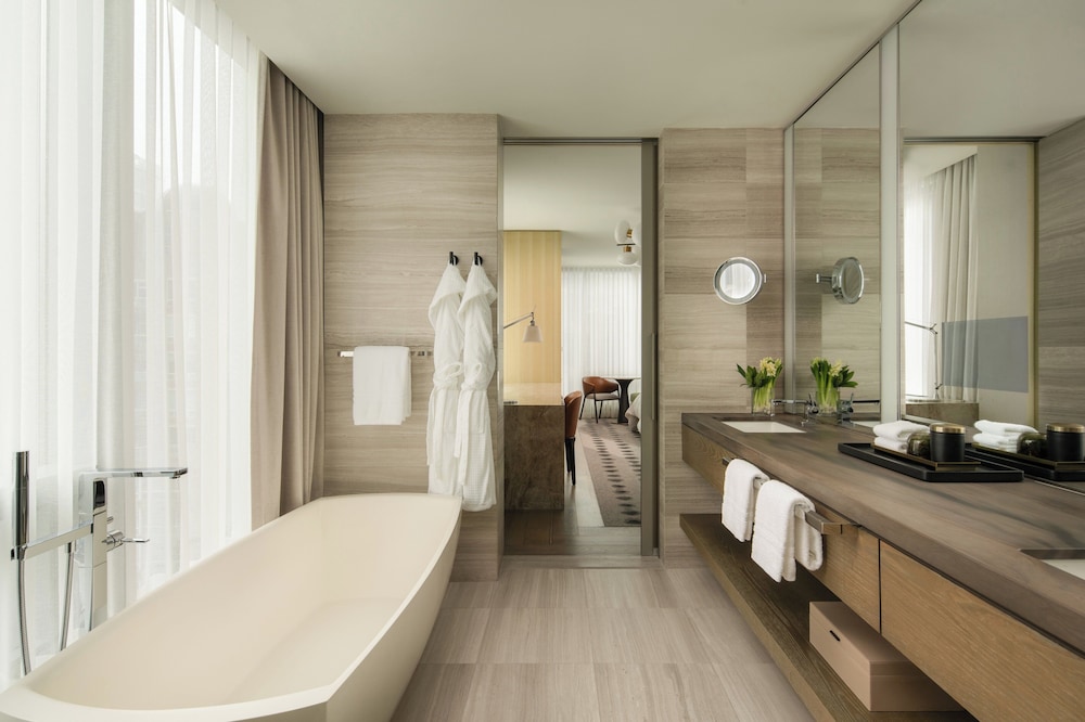 Four Seasons Hotel Toronto