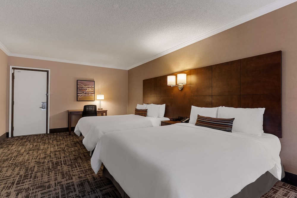 Best Western Ville Marie Montreal Hotel & Suites