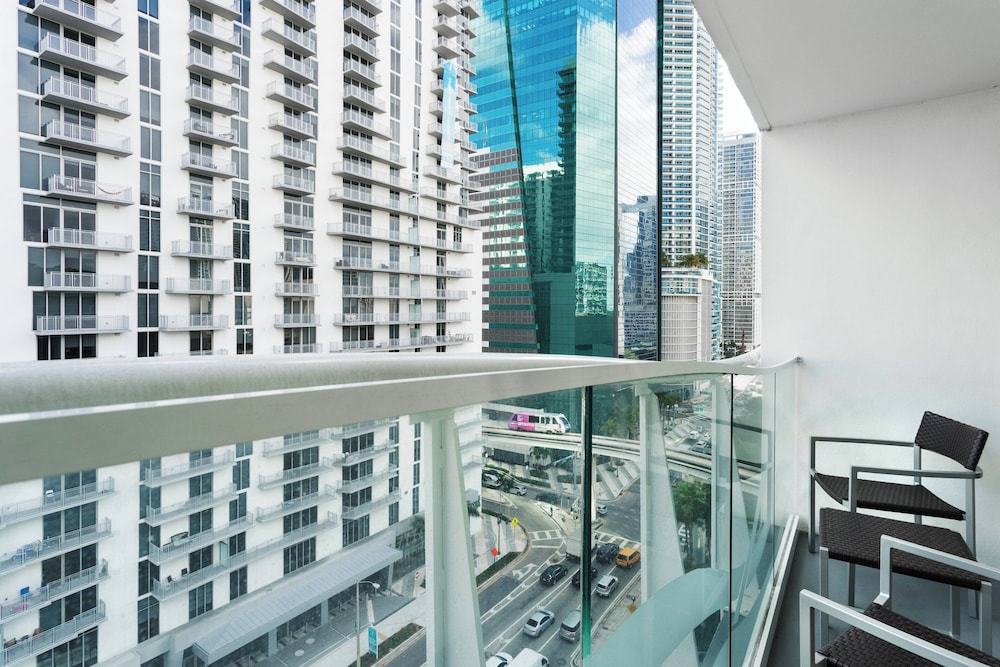 Courtyard Miami Downtown brickell Area