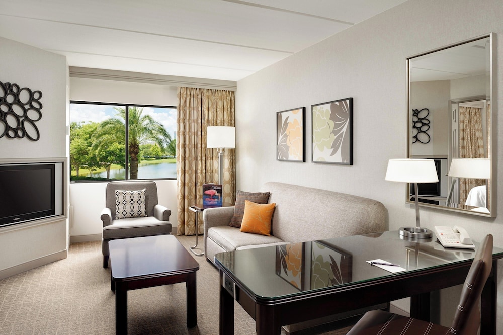 Sheraton Suites Orlando Airport Hotel