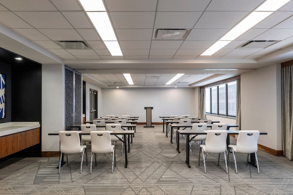 Le Méridien Houston Downtown